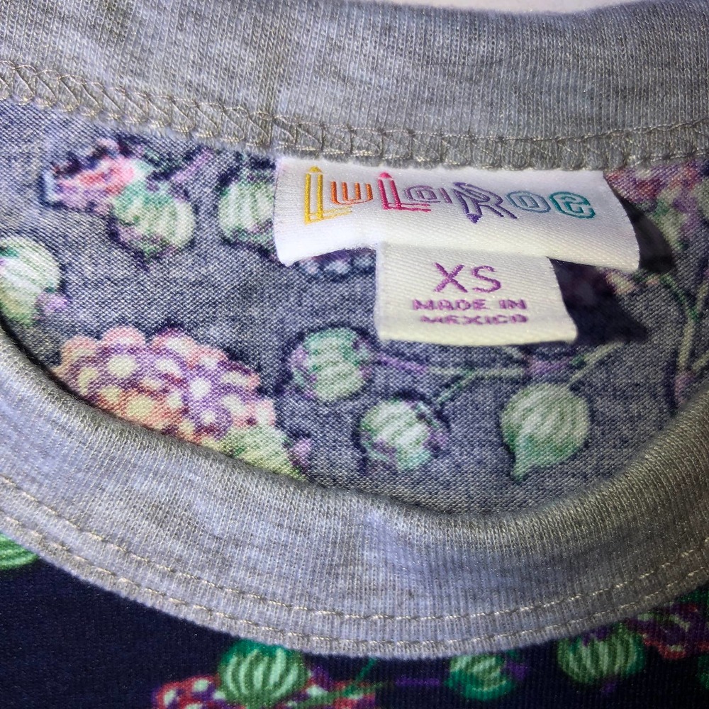 LuLaRoe Randy tee XS - Picture 3 of 3